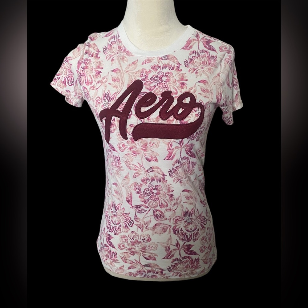 Women’s Aeropostale tee. Size M. Classic crew. BRAND NEW!!! (2/$10)